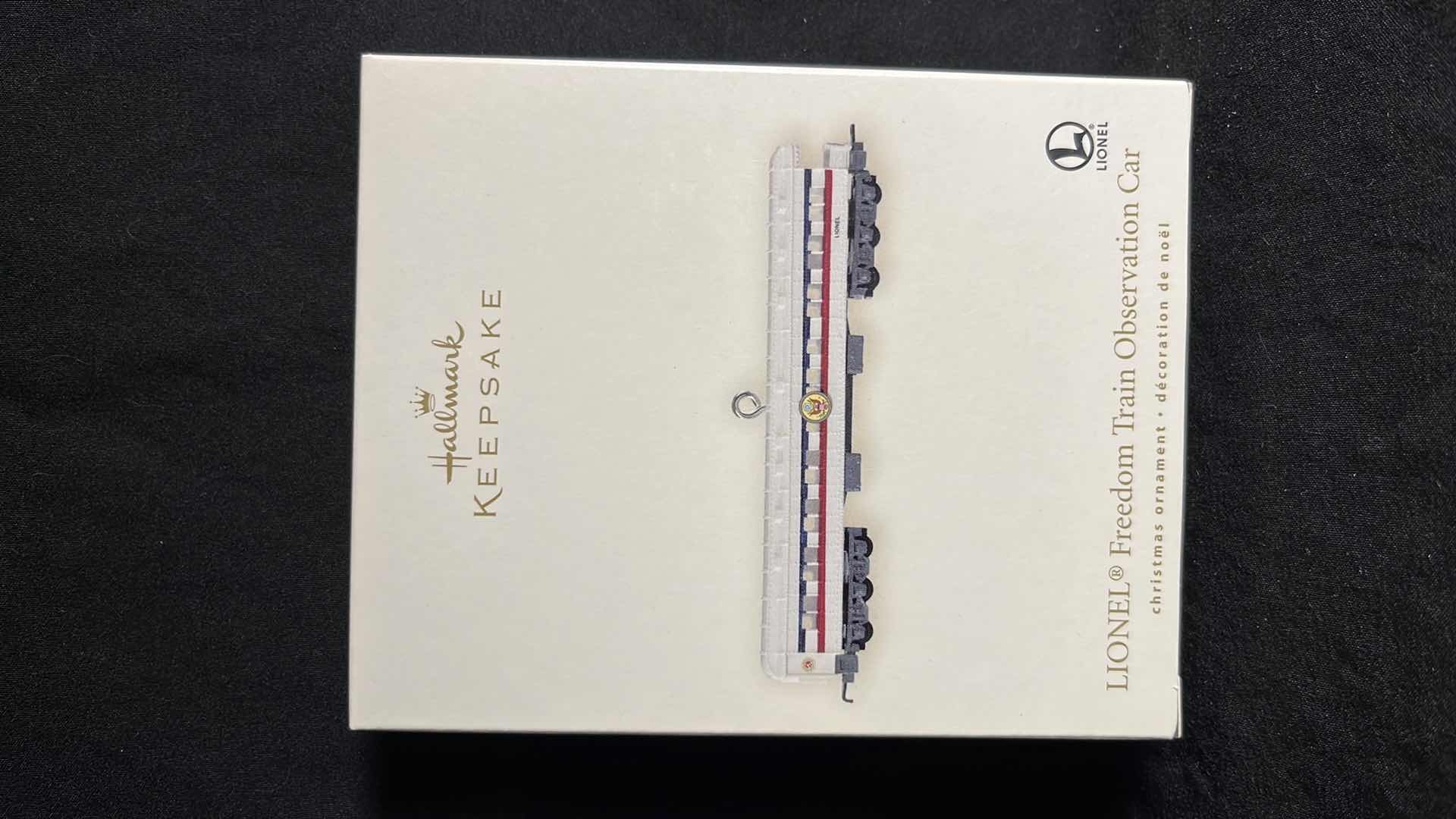 Photo 1 of HALLMARK LIONEL TRAIN HANDCRAFTED KEEPSAKE ORNAMENTS FREEDOM TRAIN SLEEPER 2007 (#QXI2009) & FREEDOM TRAIN OBSERVATION CAR 2007 (#QXI2017)