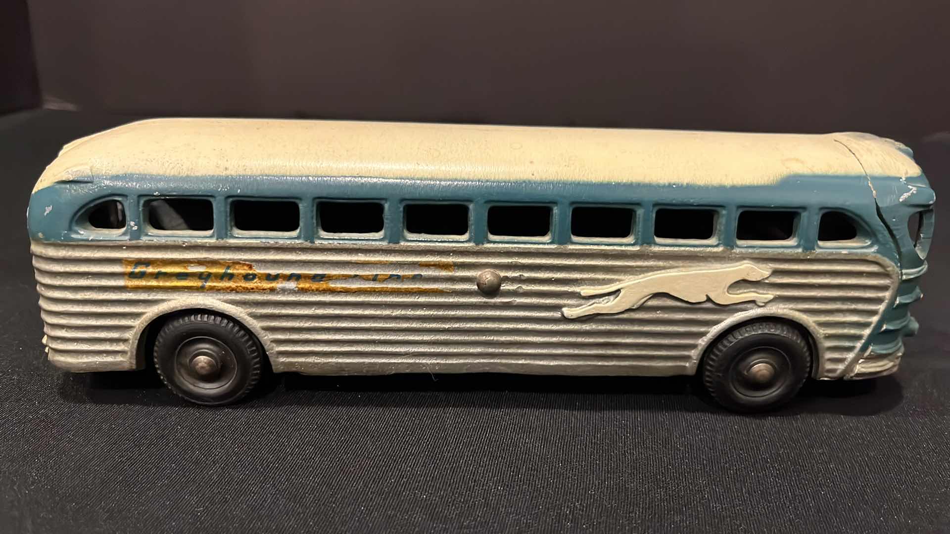 View 2 of ANTIQUE 1940’S GREYHOUND SCENIC CRUISER EXPRESS BUS LINES COACH CAST METAL TOY
