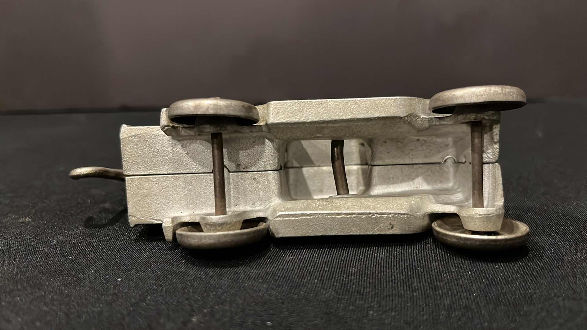 Photo 1 of ANTIQUE 1930’S CAST ALUMINUM TOW TRUCK WRECKER 5.5”