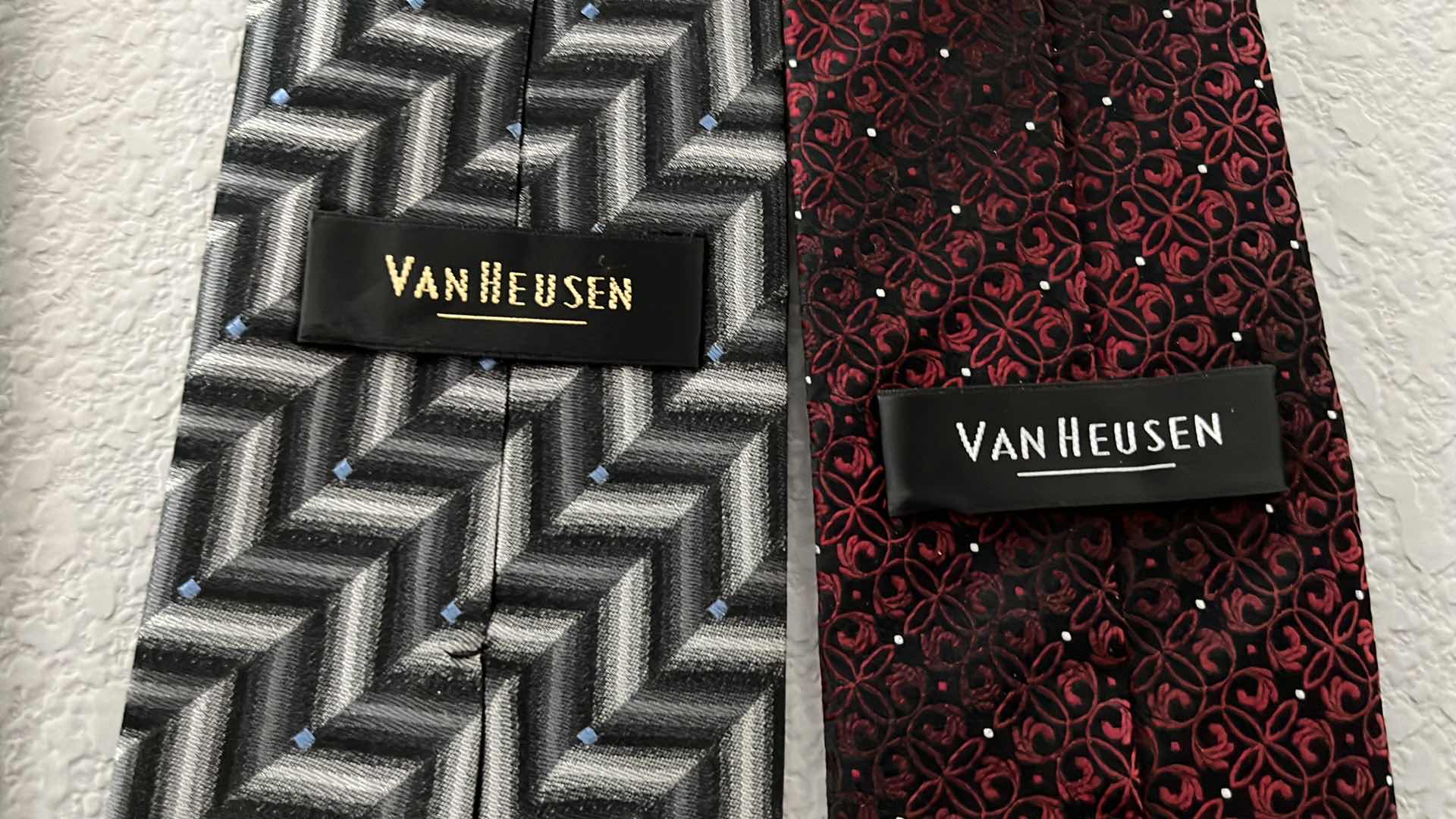 Photo 3 of 4-MENS TIES VANHEUSEN, SMITHSONIAN, MERVYNS
