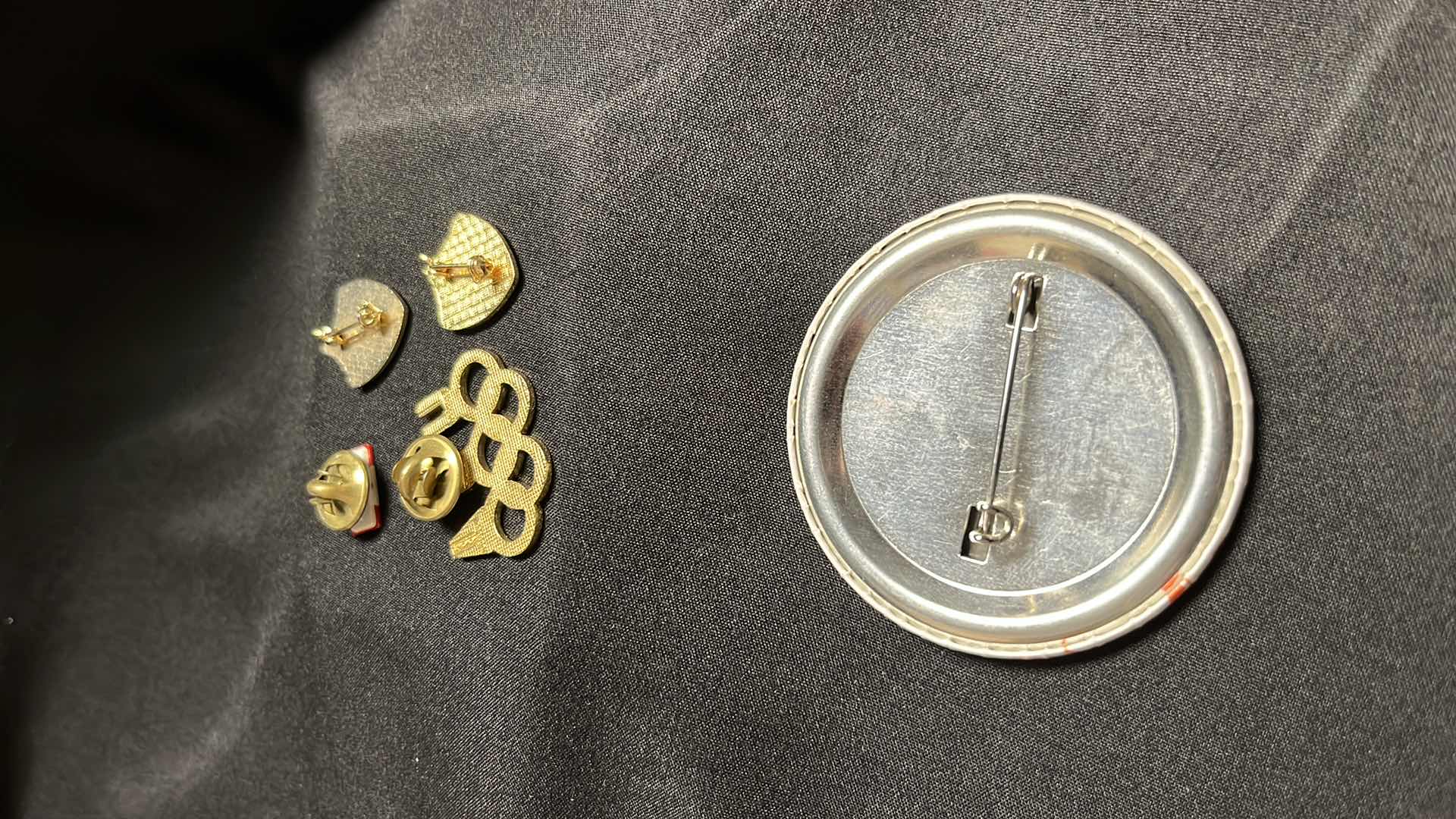 Photo 1 of 7-1984 LOS ANGELES OLYMPICS MEMORABILIA & VARIOUS PINS