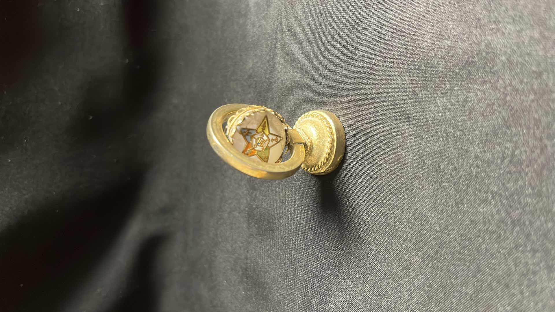 Photo 1 of VINTAGE ROTATING MASONIC/ EASTERN STAR EMBLEMS FREEMASON DASHBOARD MAGNET & VINTAGE 1950’S ACCENT YOUTH MASONIC PIN