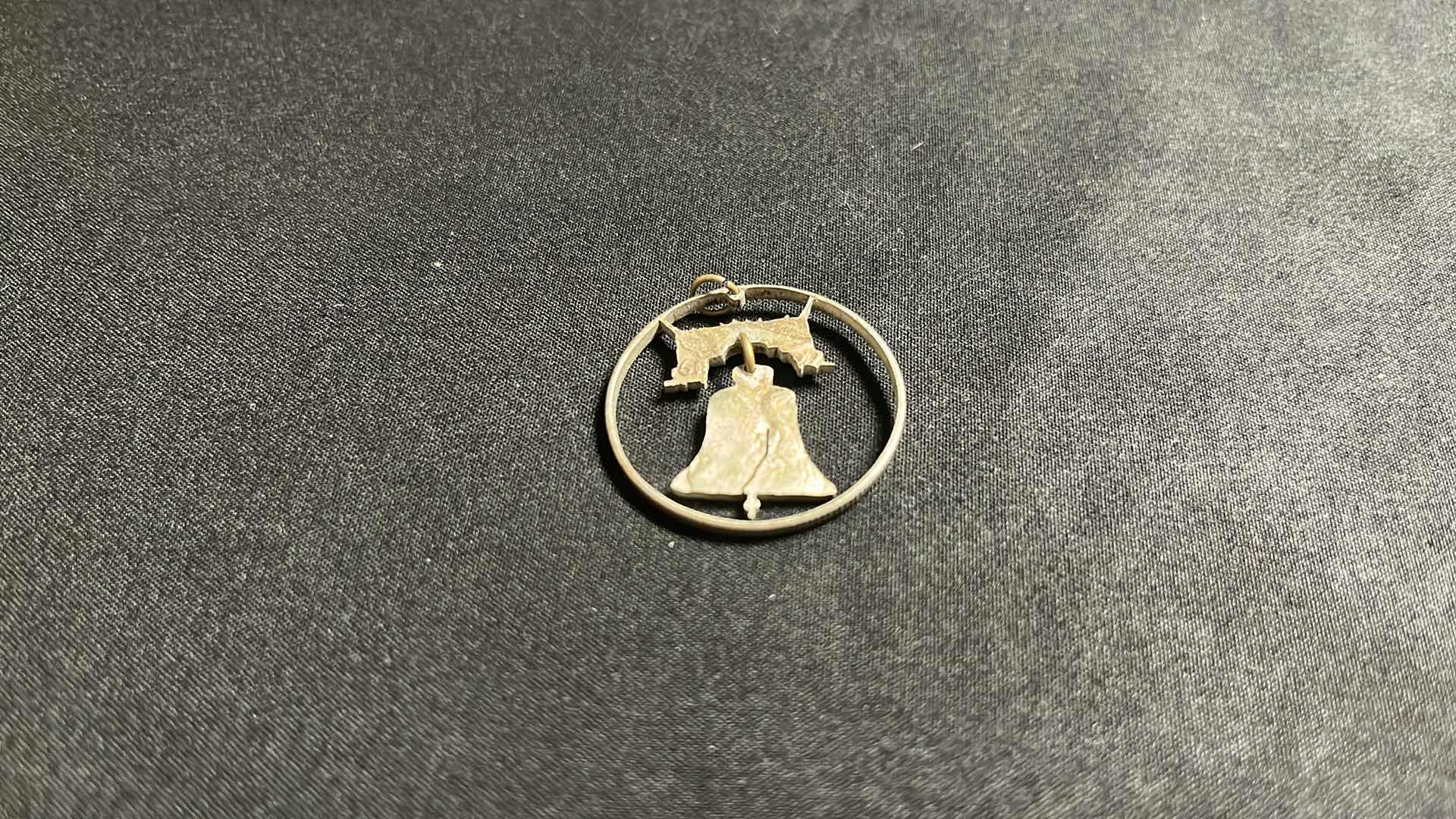 Photo 1 of CUT-OUT COIN LIBERTY BELL HANGING 50c FRANKLIN SILVER HALF DOLLAR X3949