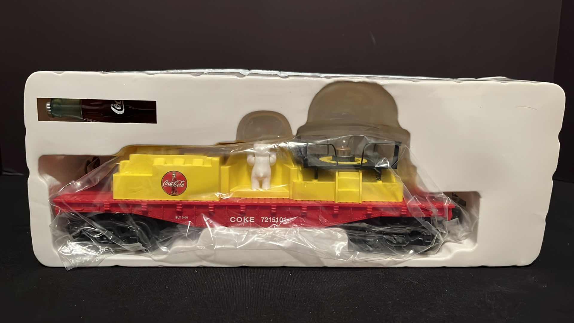 Photo 1 of K-LINE ELECTRIC TRAINS COCA-COLA BRAND OPERATING BOTTLE SEARCHLIGHT CAR (ITEM K721-5101)