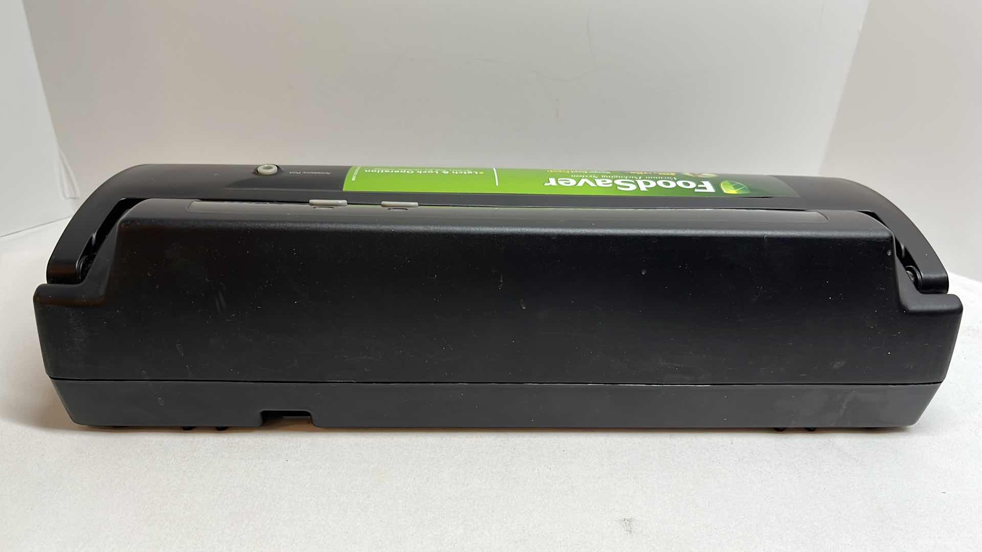 Photo 1 of FOODSAVER VACUUM PACKAGING/SEALING SYSTEM W 11” HEAT-SEAL ROLL (V2244)