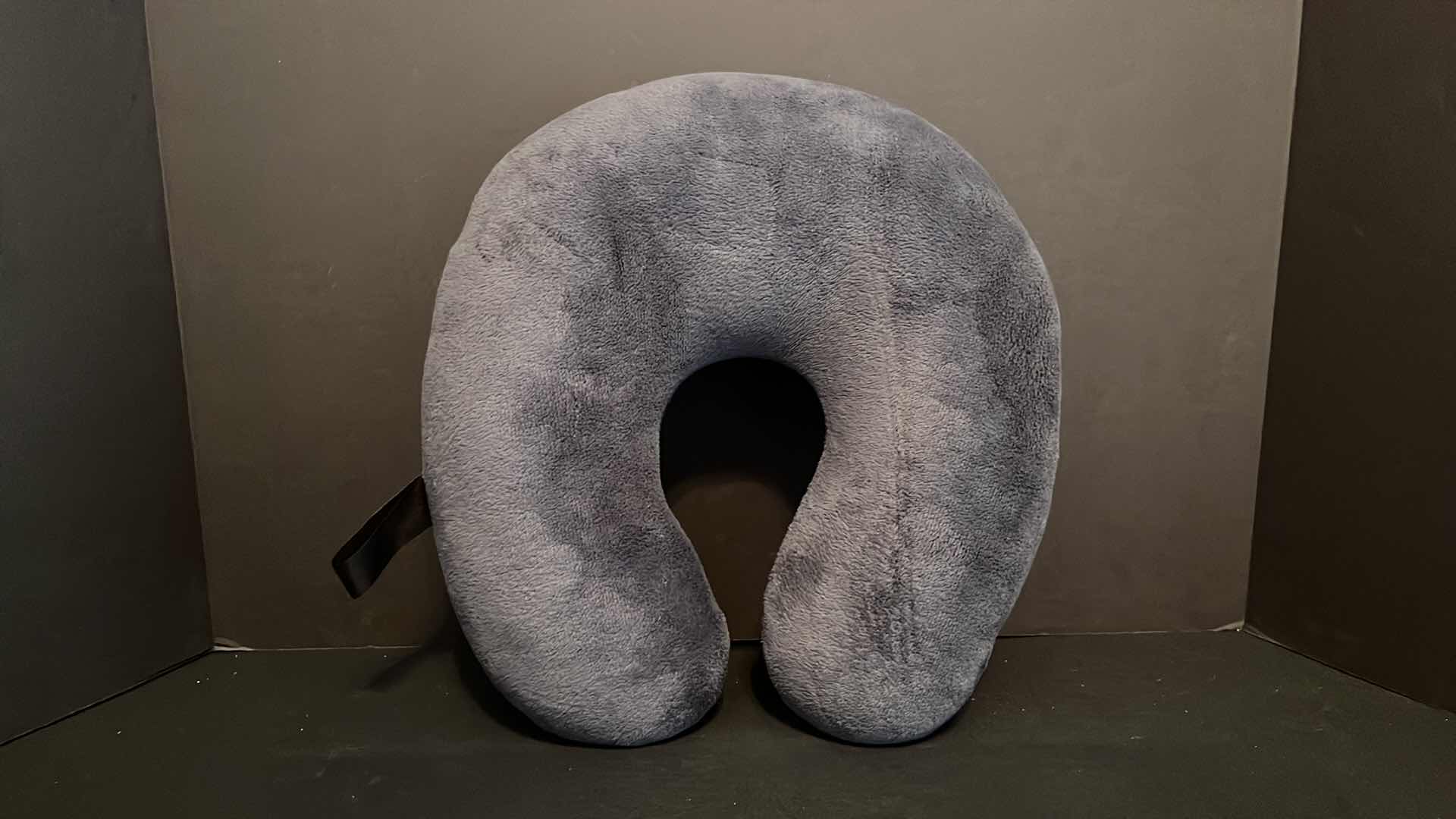 Photo 5 of LAPGEAR CUSHIONED LAP DESK W ZIPPER STORAGE AND PORTABLE HEAD REST W CLIP-HOOK