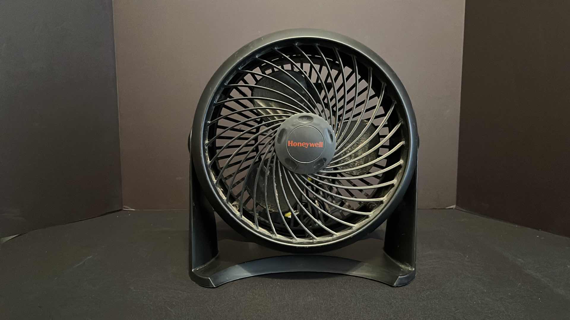 View 2 of HONEYWELL 8.5” CIRCULAR FAN (HT-900), INTERTEK BRONZE CLIP-ON DESK LAMP & SHARP DIGITAL ALARM CLOCK