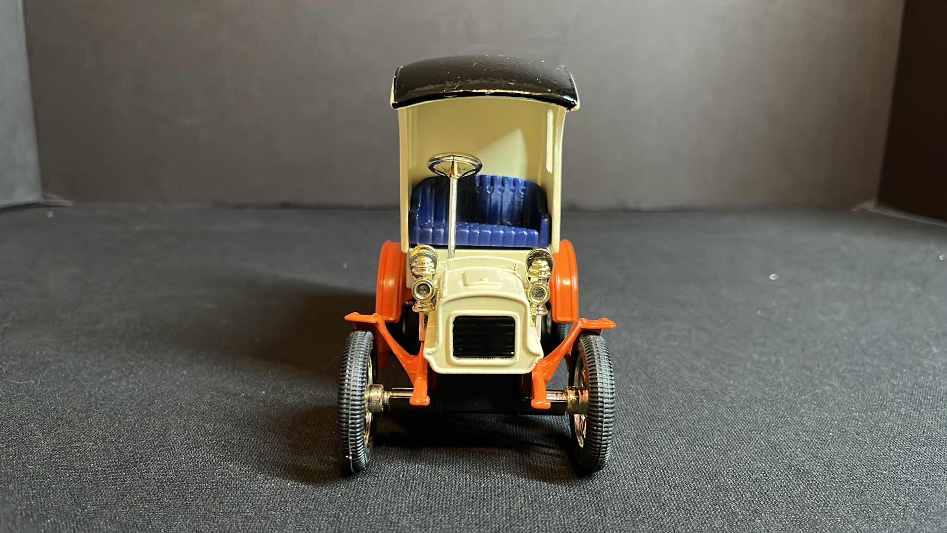 Photo 1 of ERTL COMPANY EASTWOOD AUTOMOBILIA LIONEL ELECTRIC TRAINS DIE-CAST METAL SIGNATURE EDITION 1905 FORD DELIVERY TRUCK BANK W KEY & 1950 CHEVY TRACTOR TRAILER W COA, 1994 (STOCK #B557)