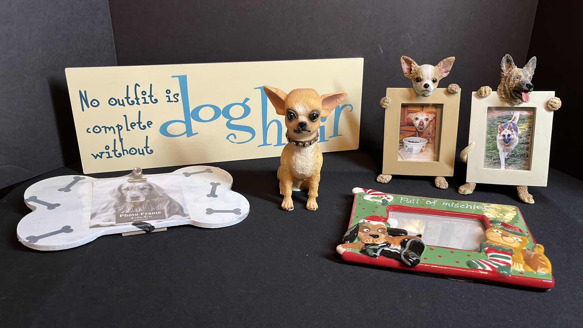 Photo 1 of DOG DECOR 6-PCS