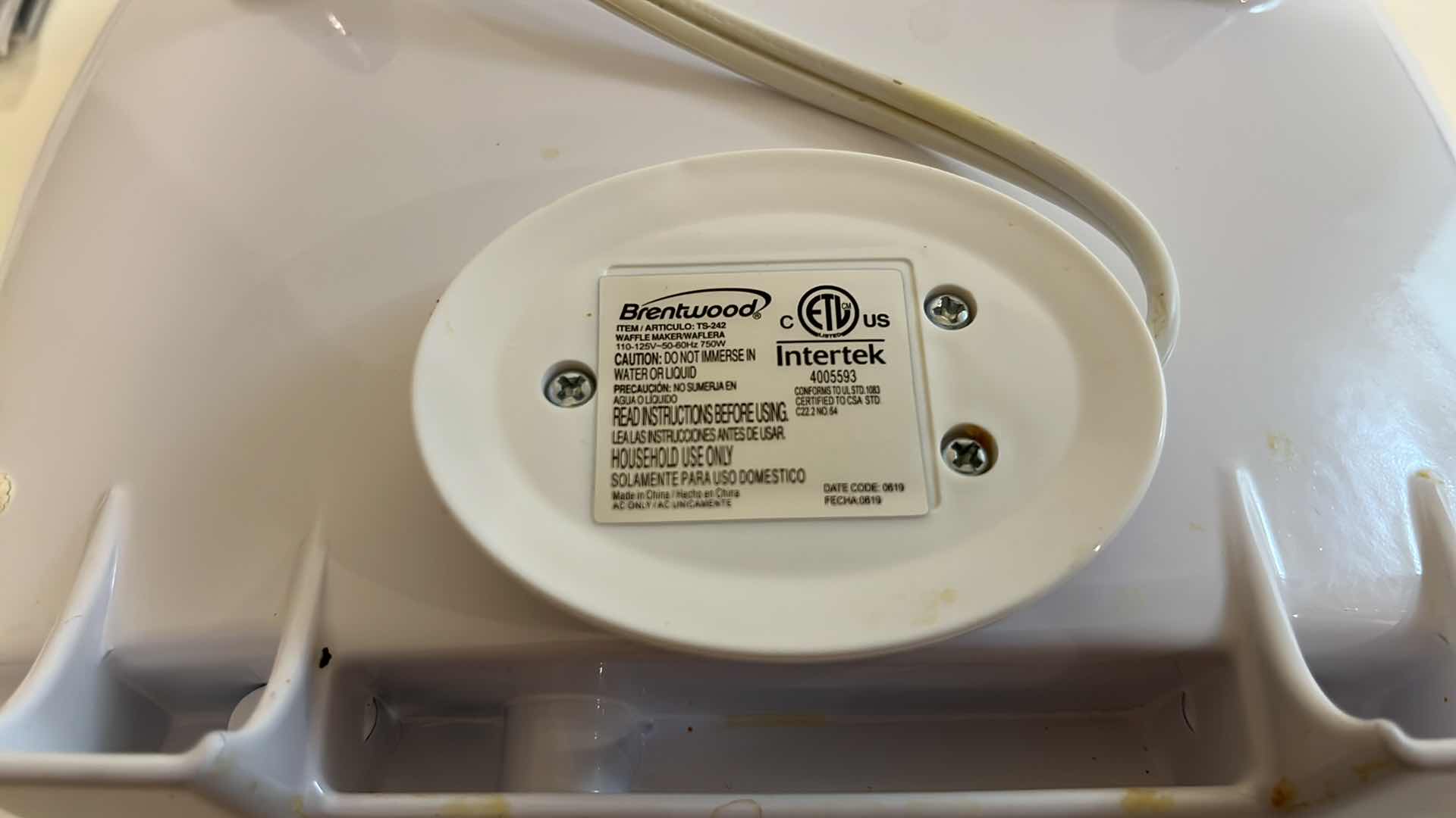 Photo 5 of BRENTWOOD WHITE WAFFLE MAKER TS-242