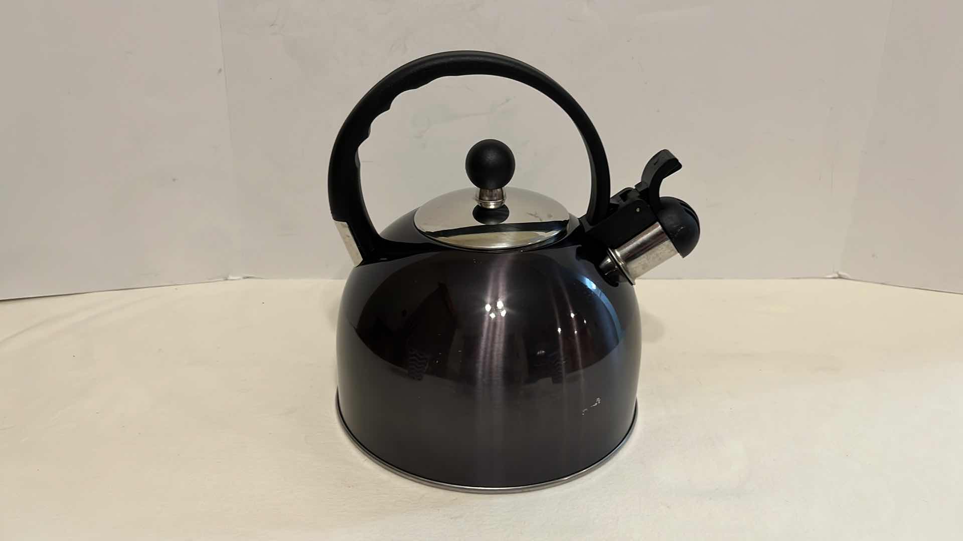 Photo 1 of TEA KETTLE W COFFEE CUPS