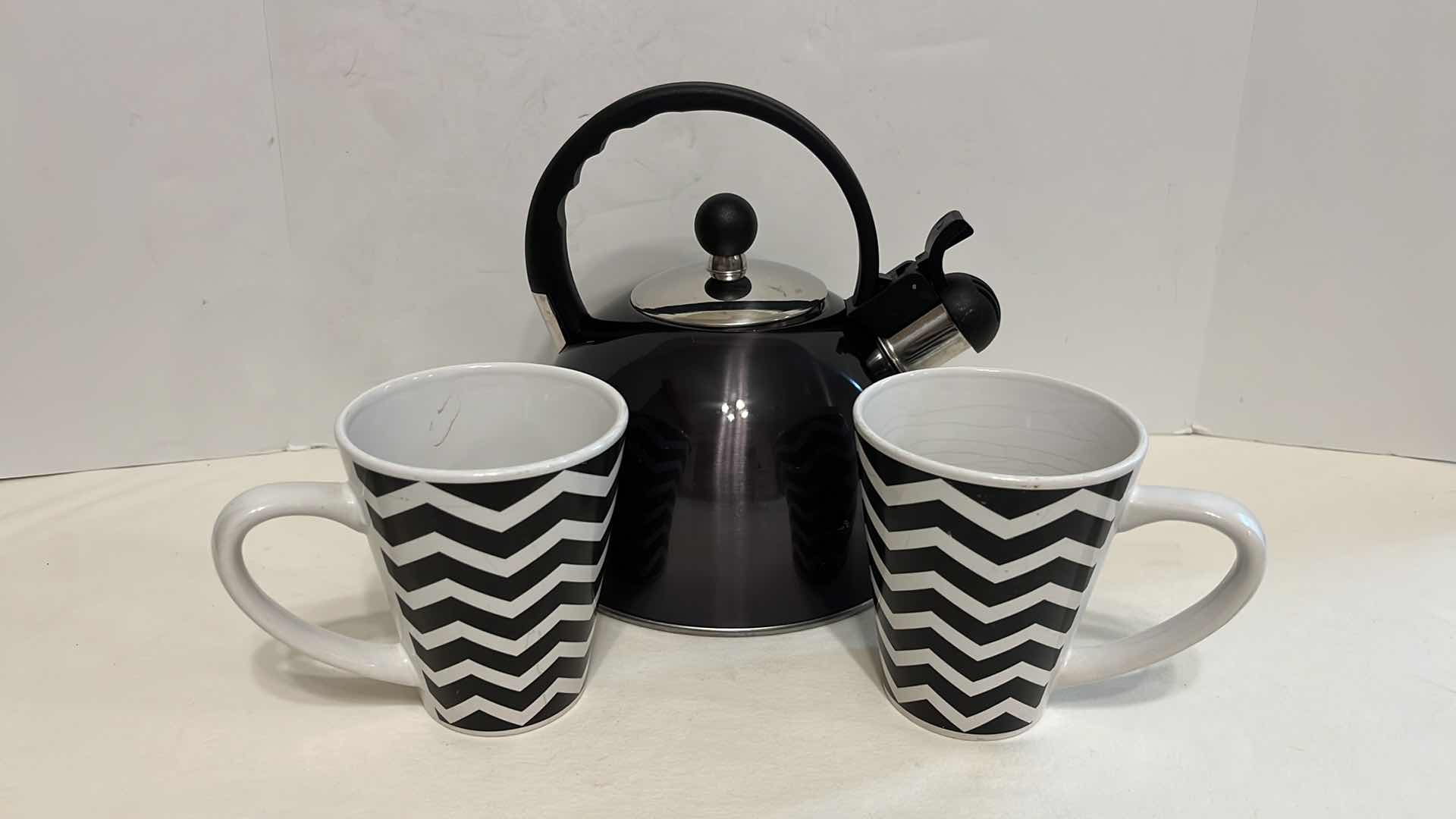 Photo 1 of TEA KETTLE W COFFEE CUPS
