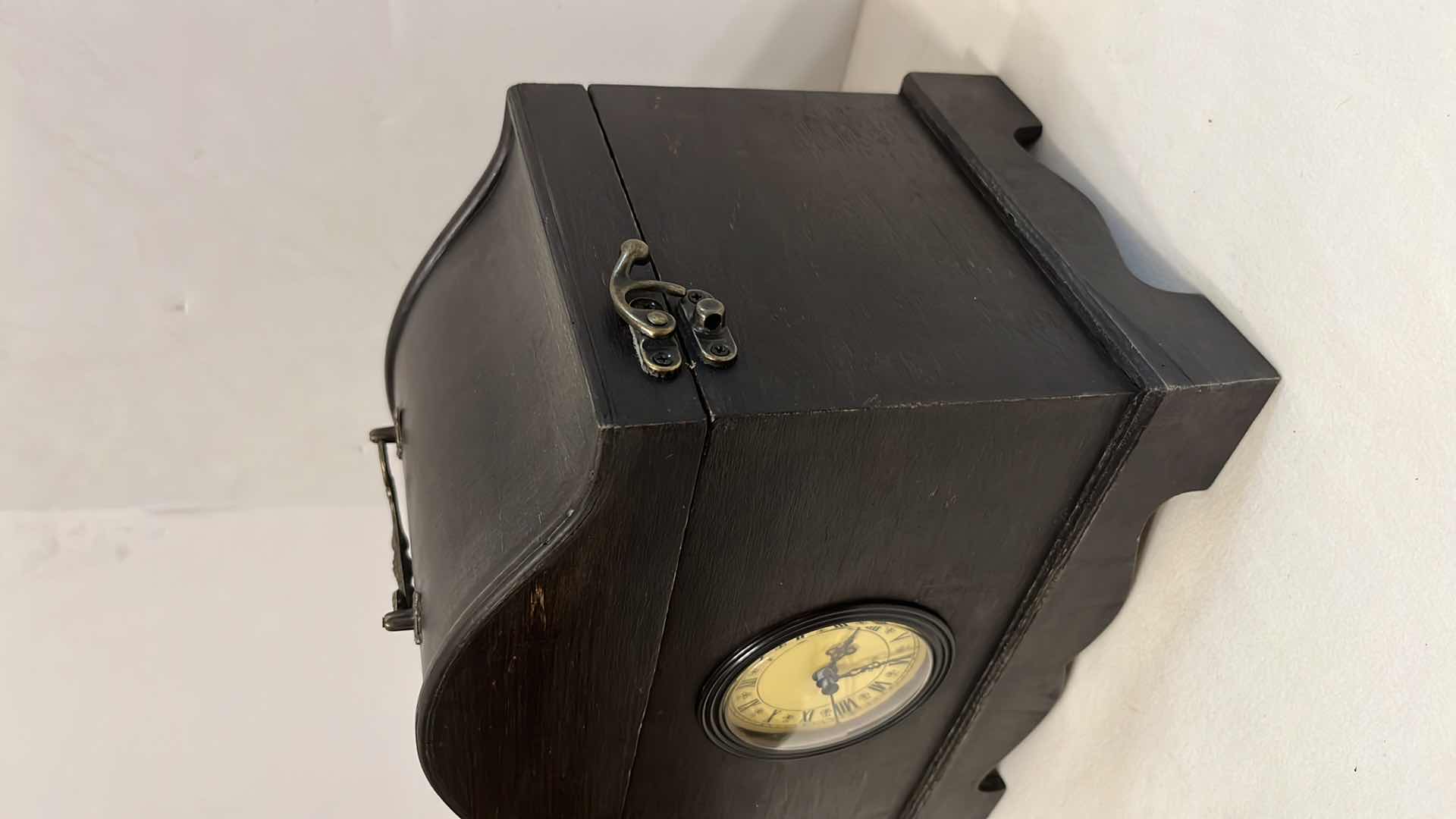 Photo 2 of VINTAGE WOODEN HINGED/LATCHING STORAGE BOX W QUARTZ CLOCK 6.5” X 10.25” H9”