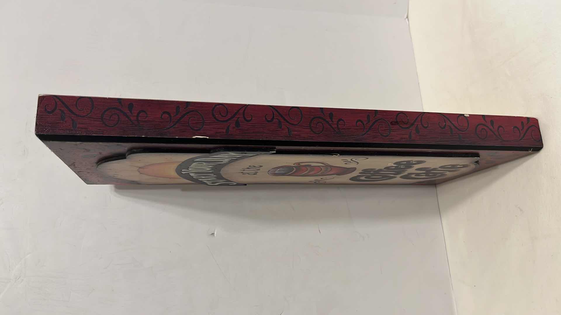 Photo 1 of METAL/ WOOD WALL HANGINGS & KITCHEN HAND TOWELS, TALLEST 7.75” X 19”