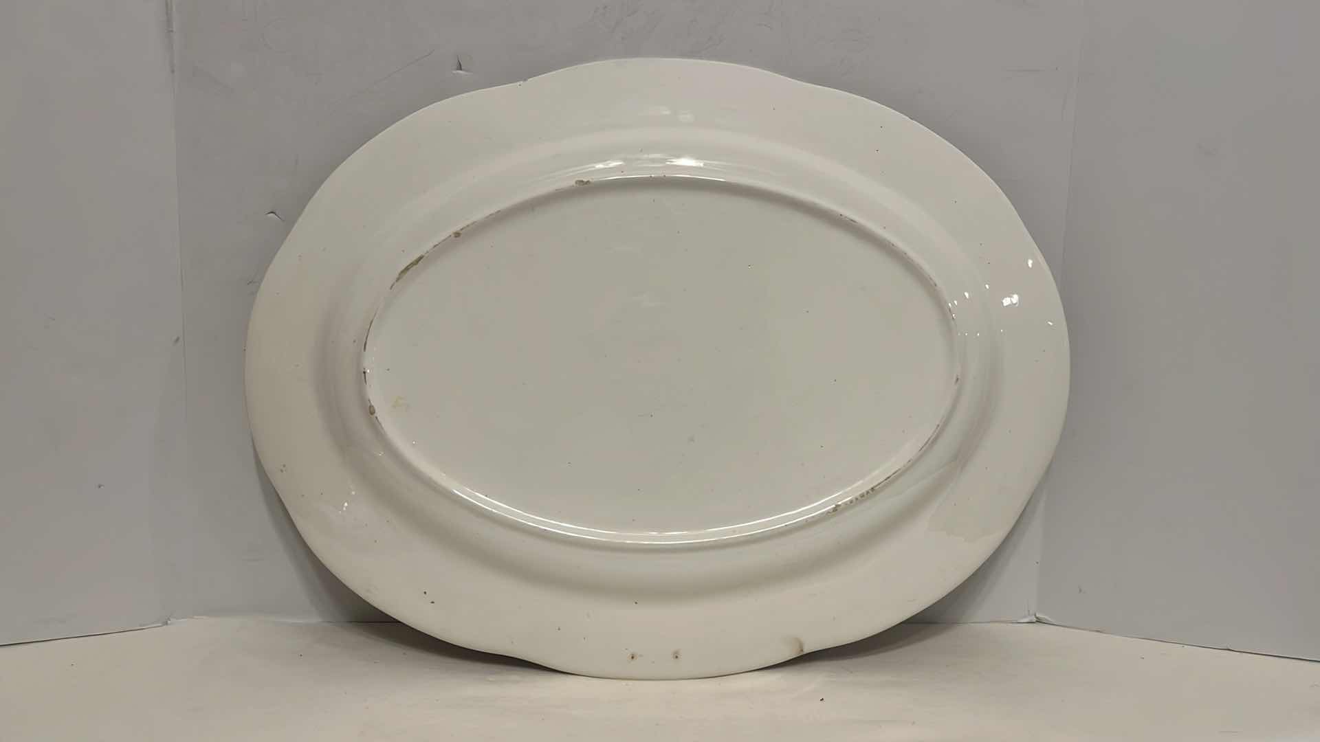 Photo 3 of VINTAGE TURKEY PLATTER 13.5” X 18” & DIVIDED ROUND FRUIT DESIGN SERVING TRAY 11.75”