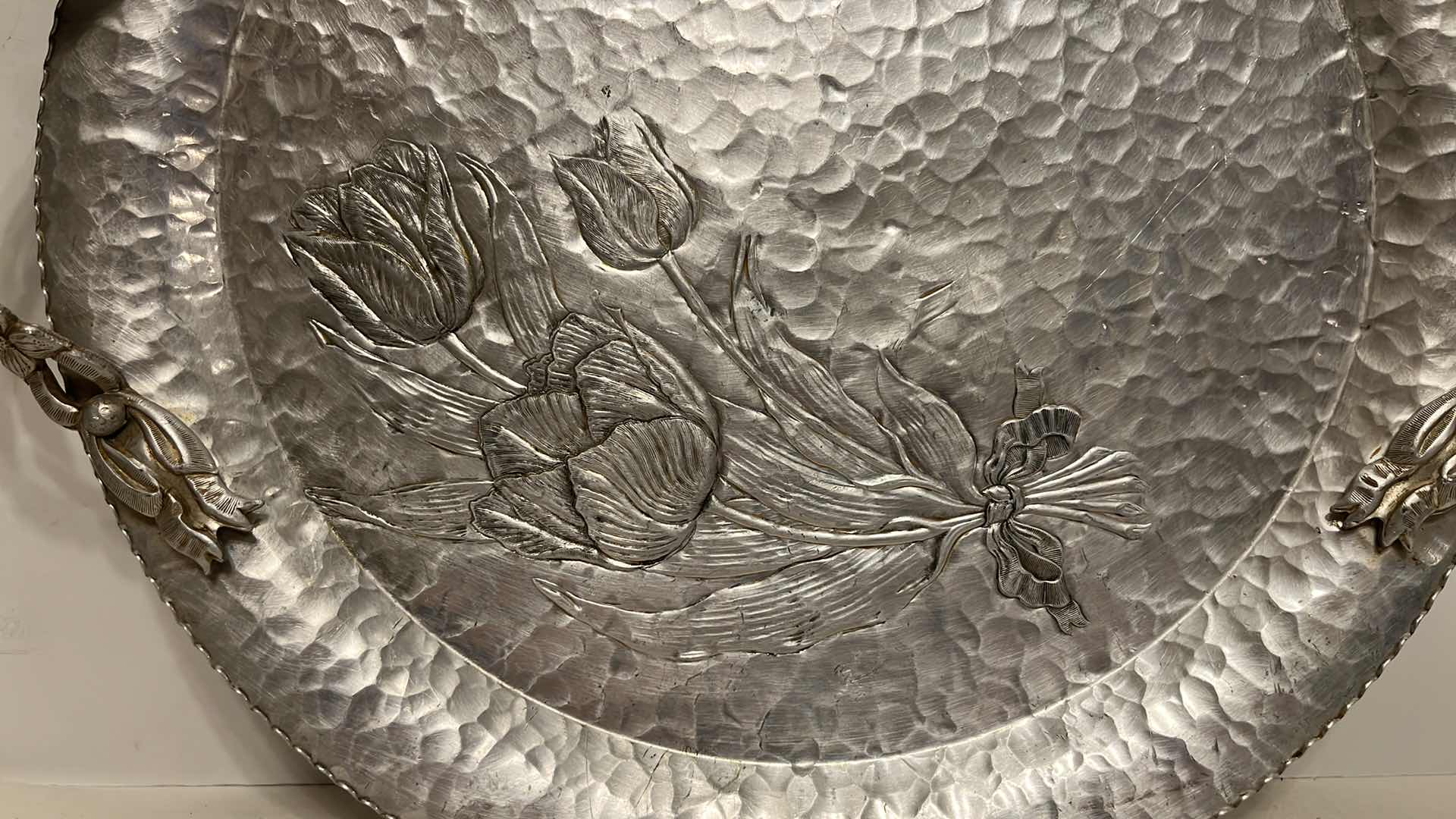 Photo 1 of VINTAGE HAND WROUGHT HAMMERED ALUMINUM TULIP 14” TRAY CREATIONS BY RODNEY KENT #409 ALUMINUM TULIP