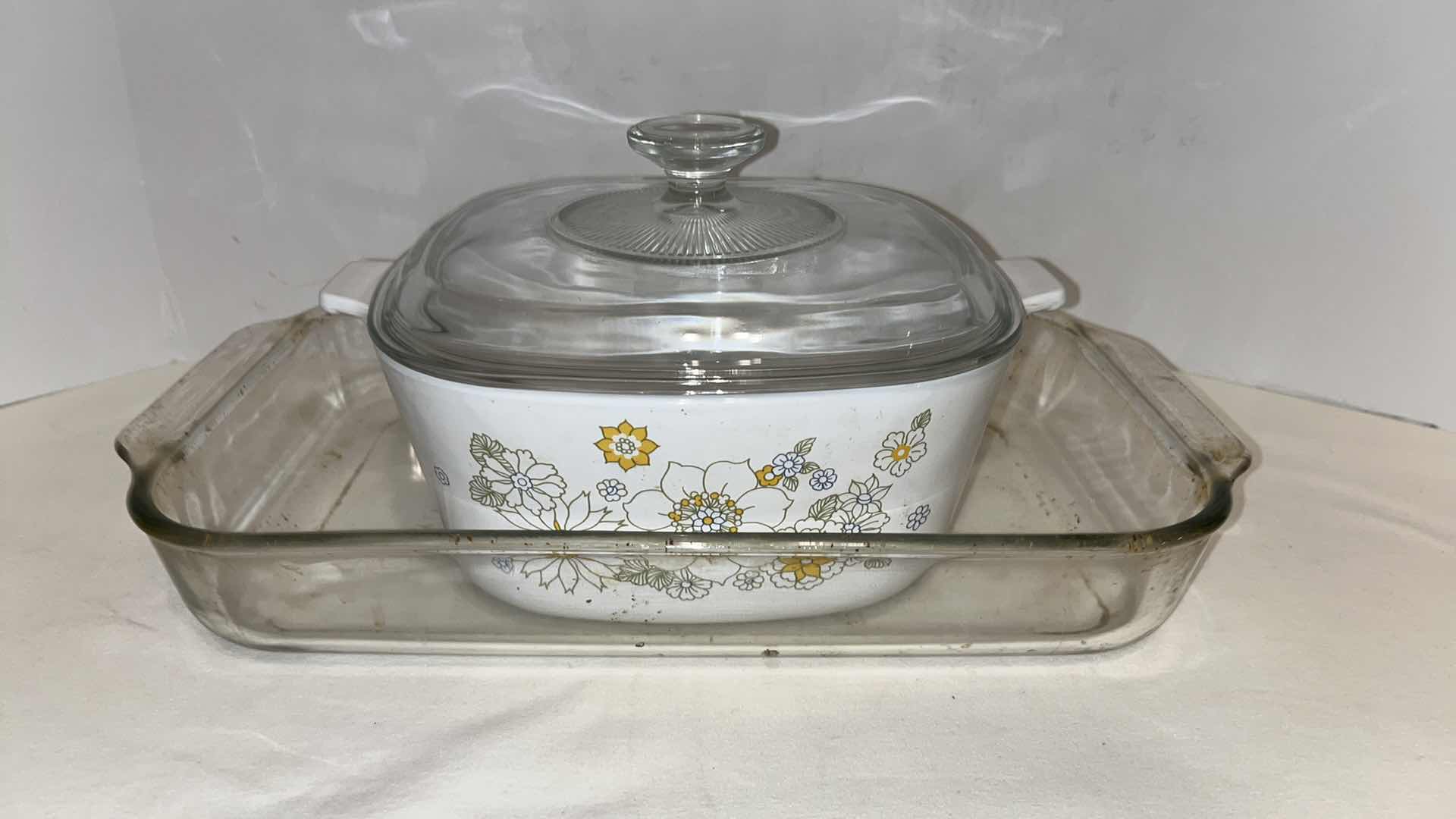 Photo 1 of CORNING WARE 2.5 QT & PYREX 13” X 9” GLASS PAN