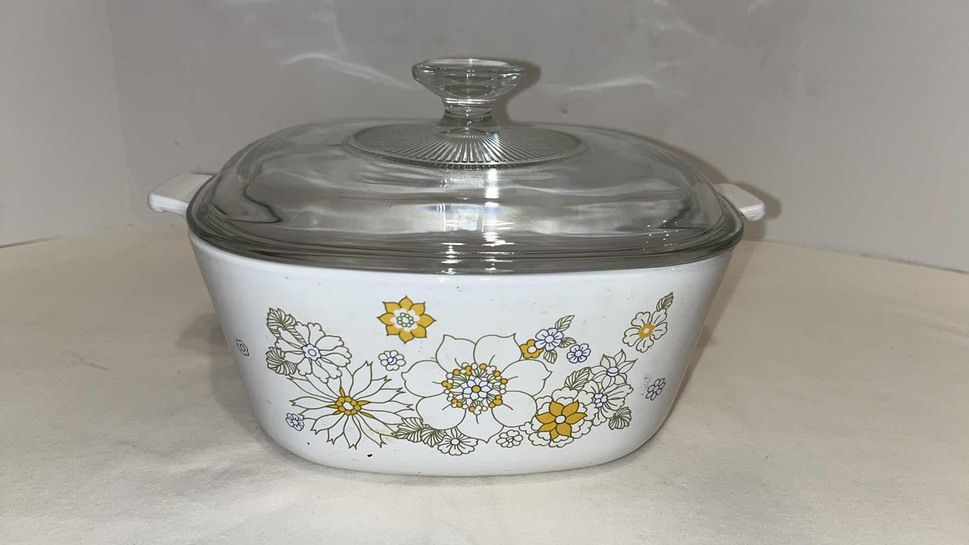 Photo 1 of CORNING WARE 2.5 QT & PYREX 13” X 9” GLASS PAN