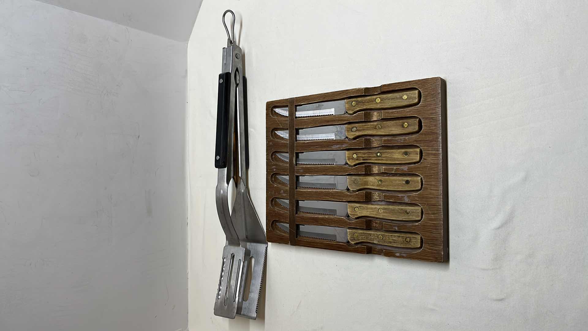 Photo 1 of STEAK KNIFE SET & BBQ SPATULA
