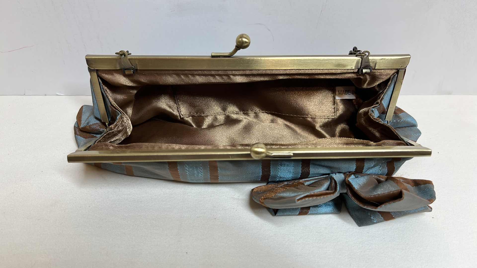 Photo 8 of CLUTCH STYLE PURSES (3)