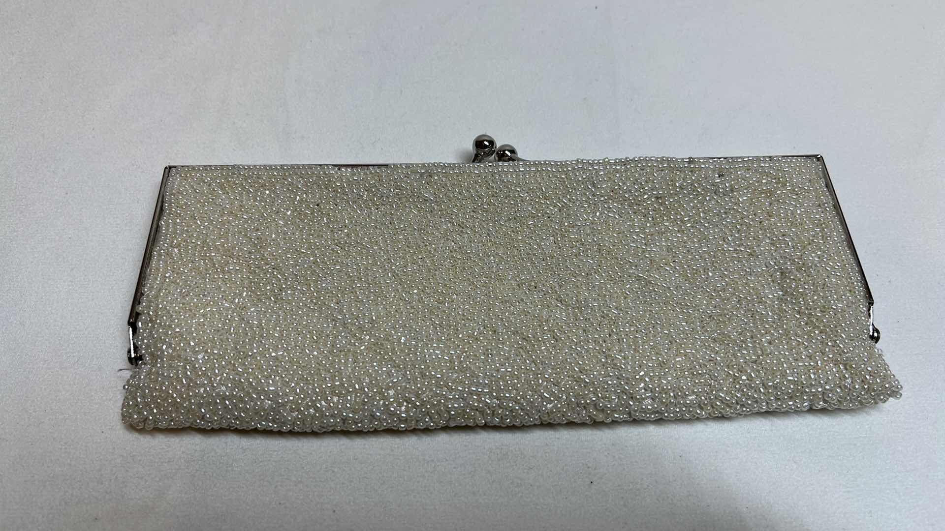 Photo 5 of CLUTCH STYLE PURSES (3)