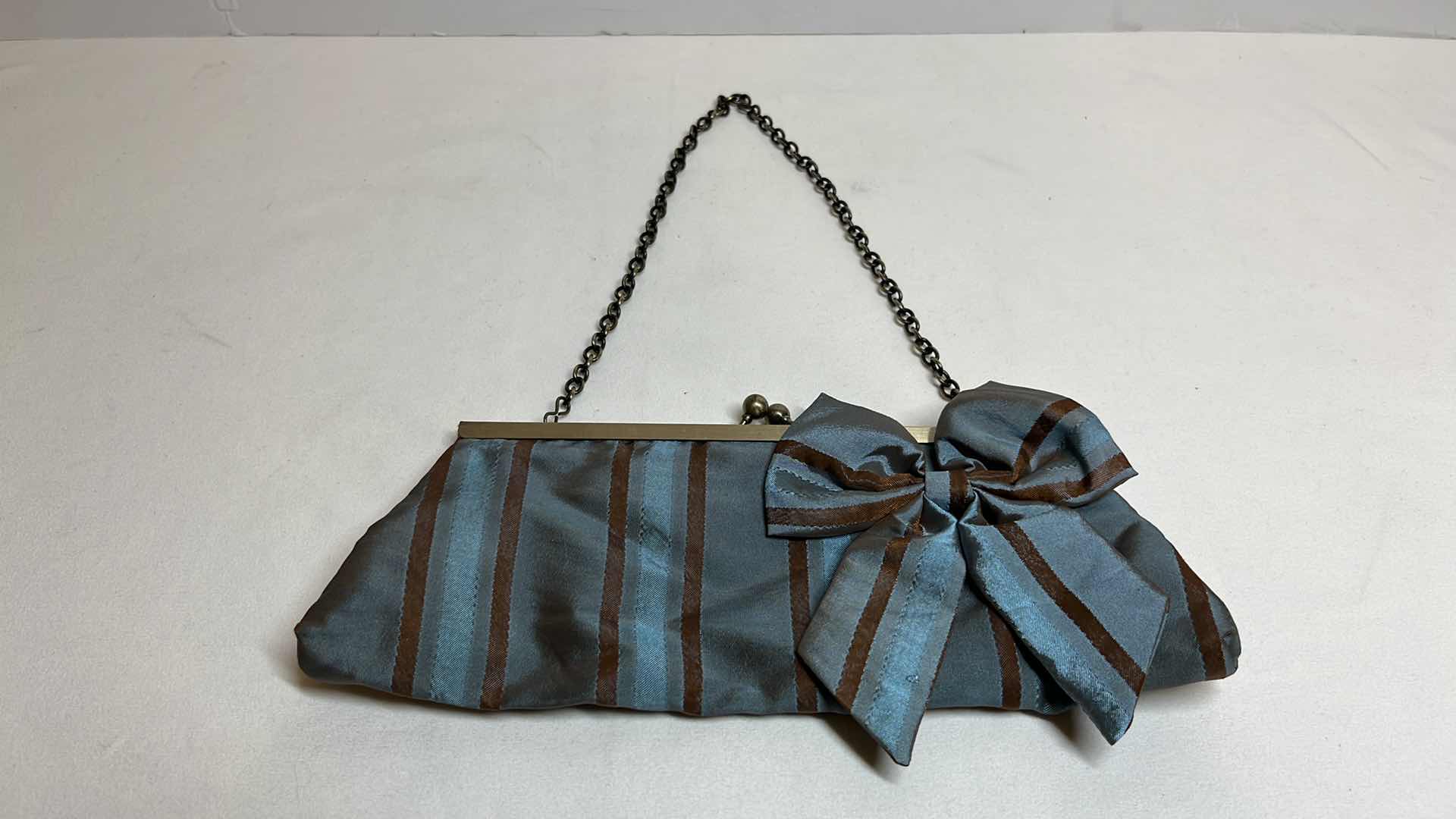 Photo 7 of CLUTCH STYLE PURSES (3)