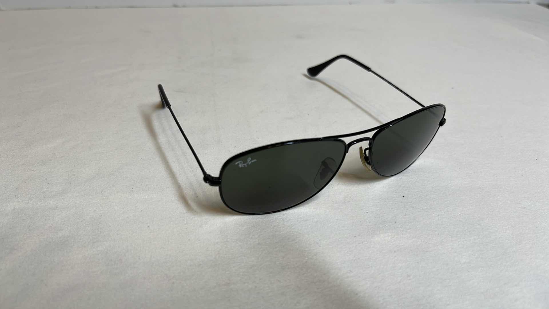 Photo 1 of RAY-BAN SUNGLASSES W CASE