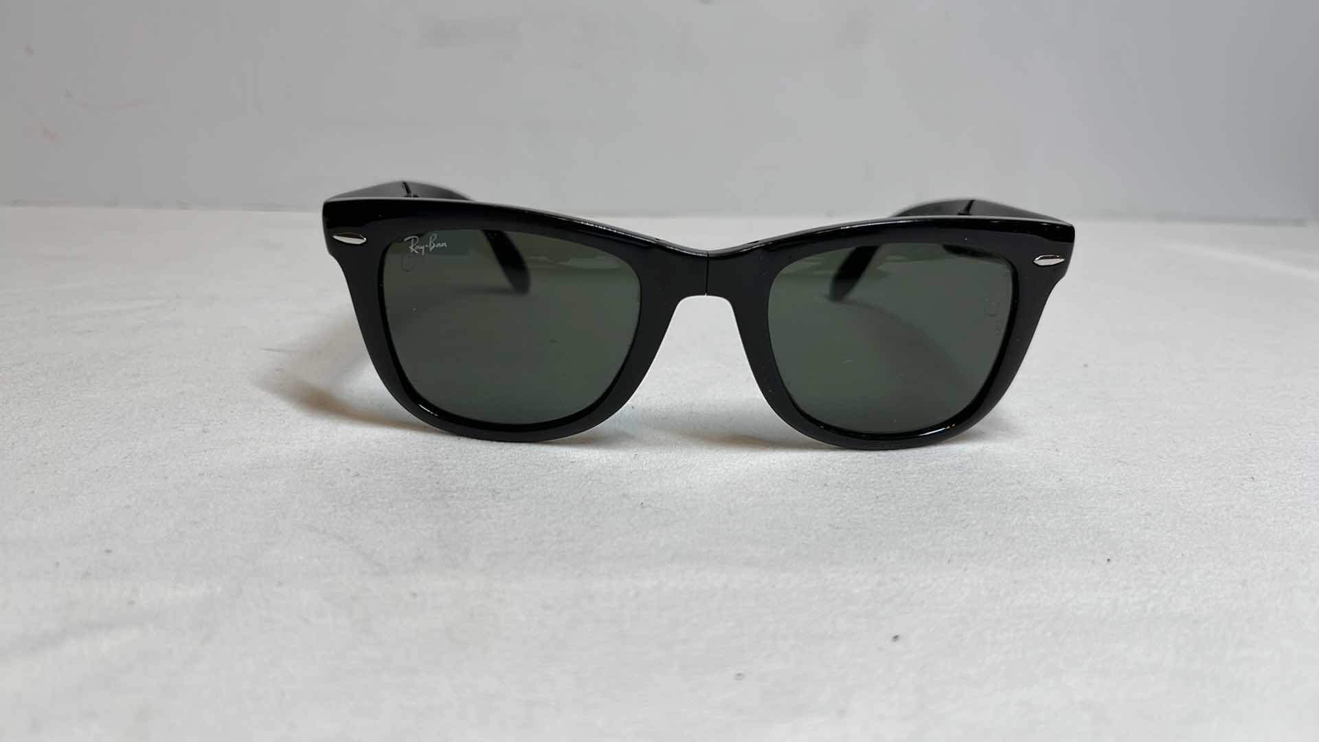 Photo 1 of RAY-BAN FOLDING WAYFARER SUNGLASSES W CASE