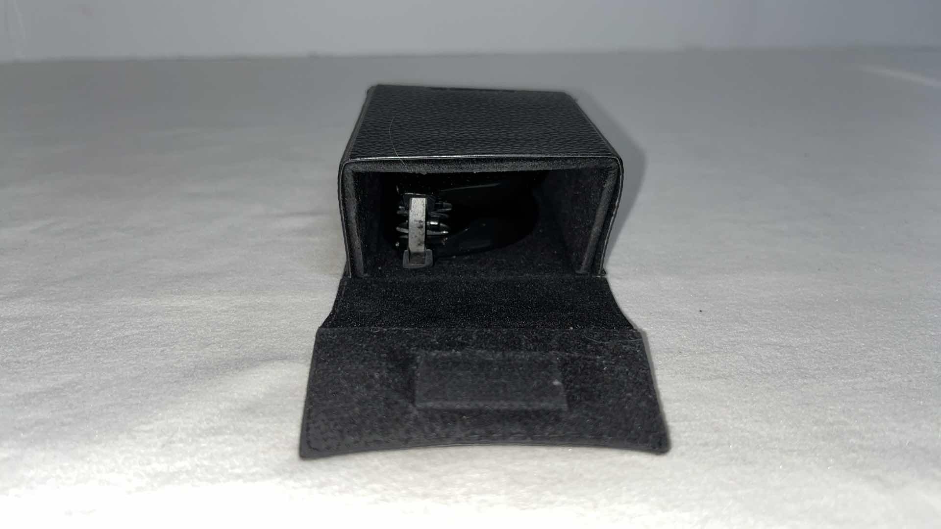 Photo 1 of RAY-BAN FOLDING WAYFARER SUNGLASSES W CASE