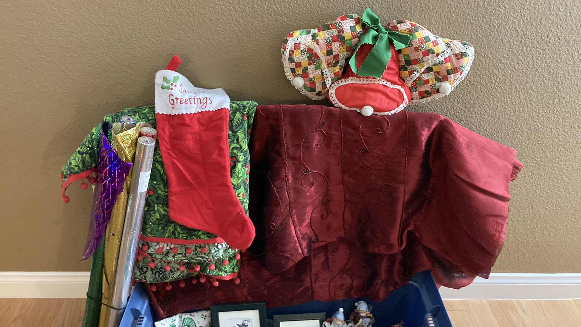 Photo 2 of CHRISTMAS DECORATIONS W RUBBERMAID TOTE-LOCKER 19.5GAL