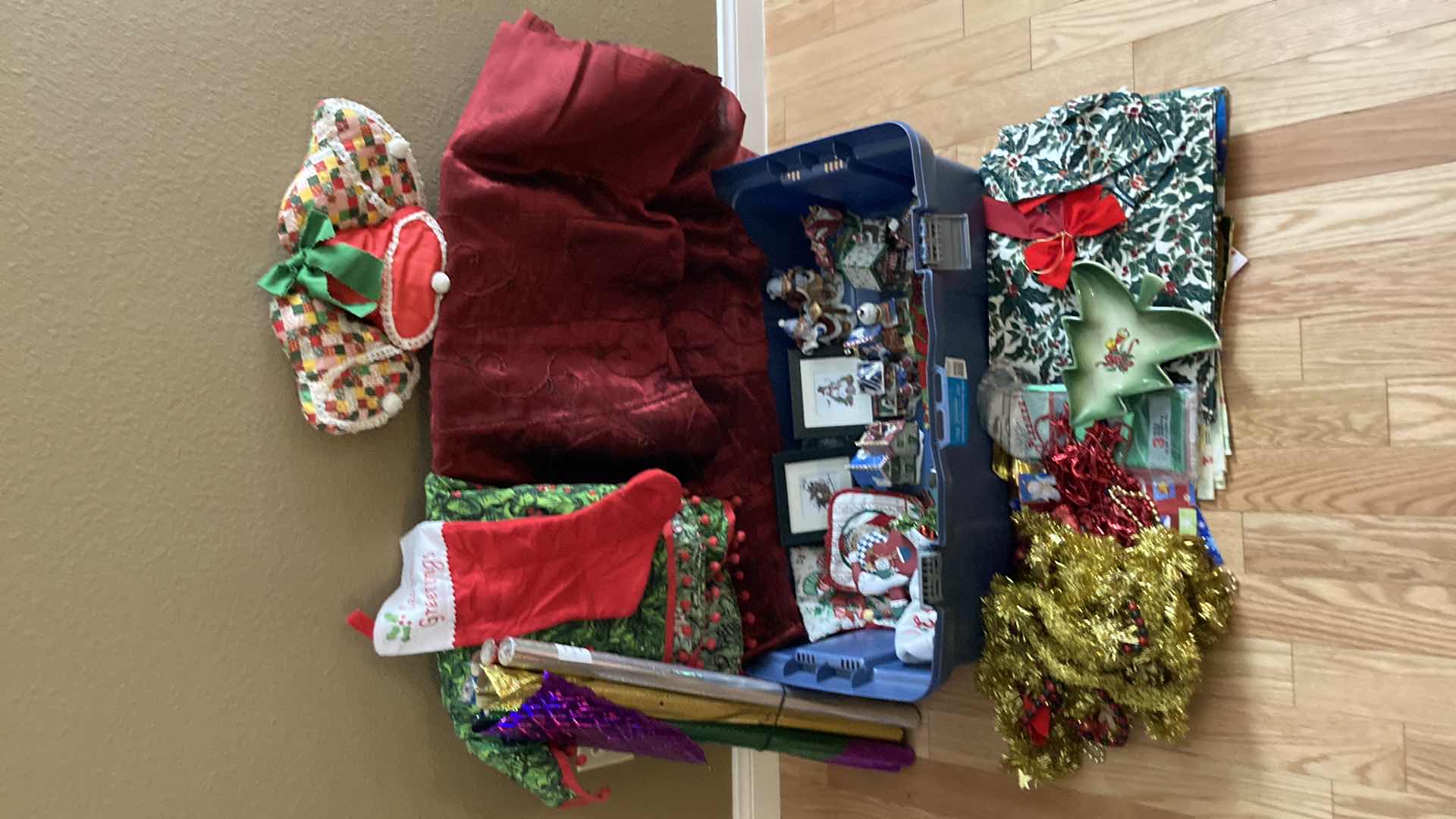 Photo 1 of CHRISTMAS DECORATIONS W RUBBERMAID TOTE-LOCKER 19.5GAL