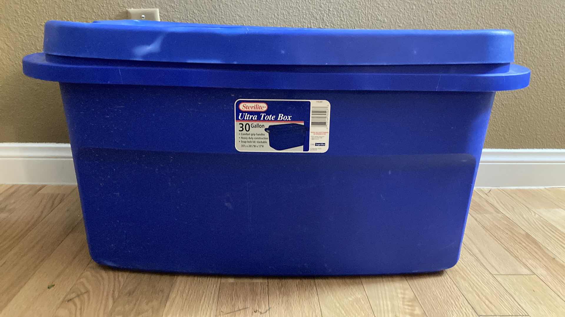 Photo 9 of CHRISTMAS DECORATIONS W STERILITE TOTE 30GAL