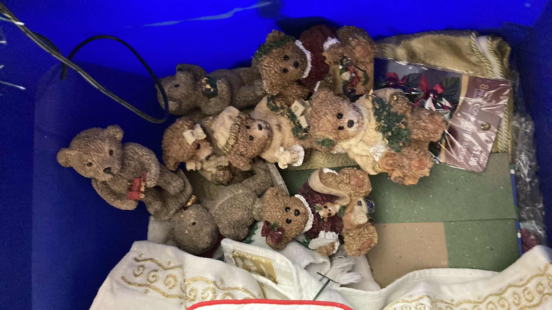 Photo 4 of CHRISTMAS DECORATIONS W STERILITE TOTE 30GAL