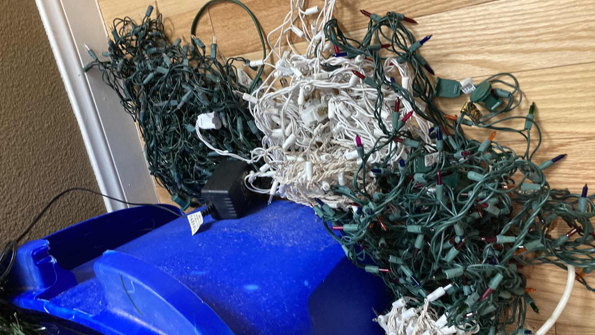 Photo 7 of CHRISTMAS DECORATIONS W STERILITE TOTE 30GAL