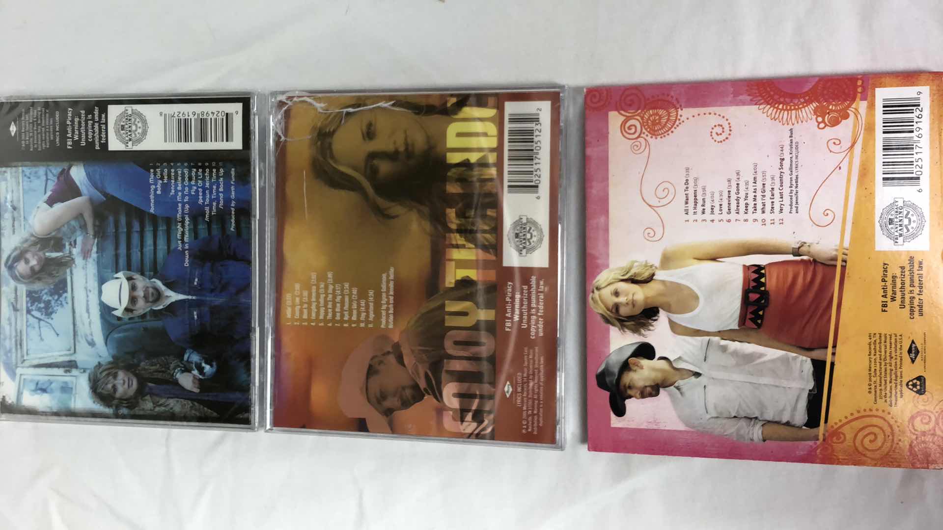 Photo 1 of ASSORTED COUNTRY ALBUMS (6) SUGARLAND, TRISHA YEARWOOD, ETC