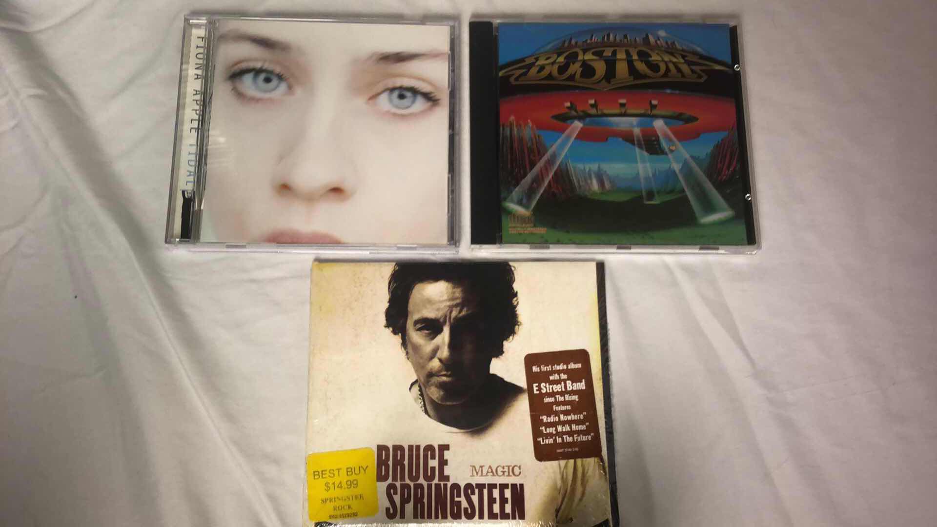 Photo 2 of ASSORTED ROCK ALBUM CDS BOSTON, DAVID BOWIE, BRUCE SPRINGSTEEN, ETC (5)