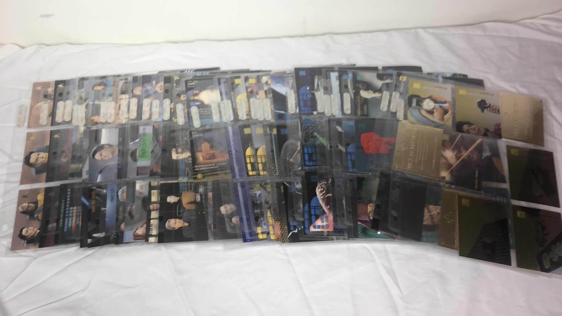 View 2 of APPROX 500 SKYBOX STAR TREK TRADING CARDS NEAR COMPLETE SET IN SLEEVES NEAR PERFECT CONDITION