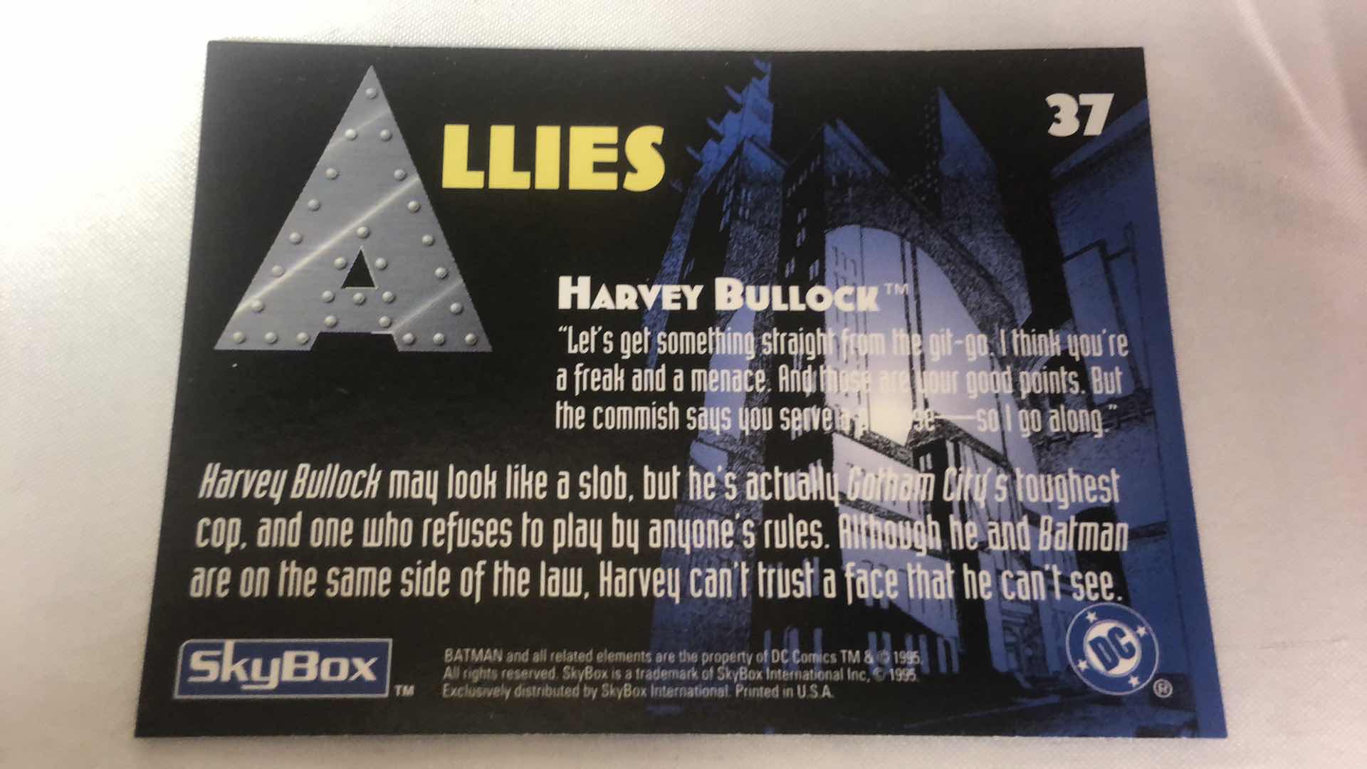 Photo 3 of APPROX 200 SKYBOX DC COLLECTIBLE TRADING CARDS