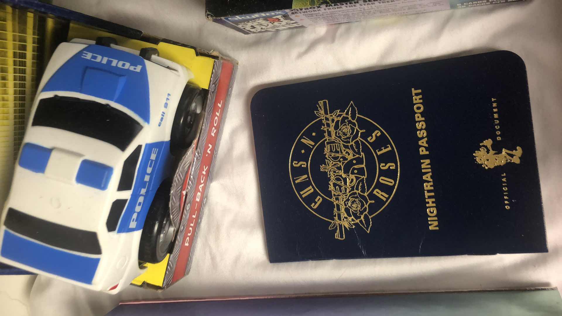 Photo 1 of LARGE LOOT FULL OF TRADING CARDS, MAD COOL FRST VIP PASSES, FIGURINES AND MUCH MORE