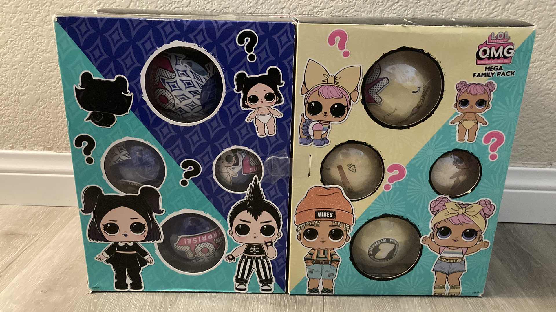 Photo 1 of NEW LOL SURPRISE OMG MEGA FAMILY PACK  DOLLS & ORNAMENTS