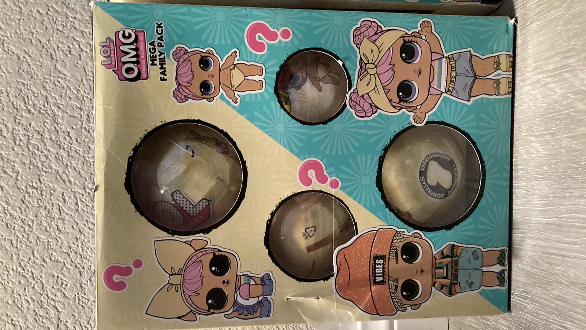 Photo 1 of NEW LOL SURPRISE OMG MEGA FAMILY PACK  DOLLS & ORNAMENTS