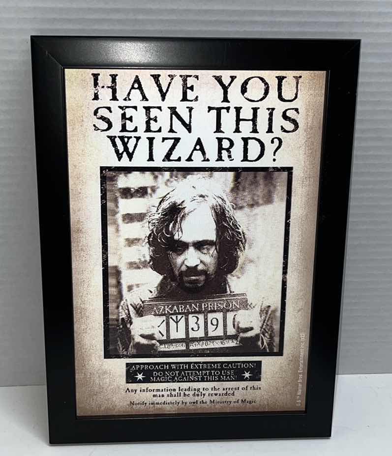 Photo 1 of WIZARDING WORLD HARRY POTTER SIRUS BLACK LENTICULAR FRAMED HOLOGRAPHIC FRAMED PICTURE & MARAUDERS MAP SIGN