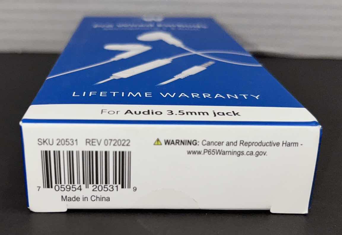 Photo 1 of NEW JUST WIRELESS PRO WIRED EARBUDS W MICROPHONE, FOR AUDIO 3.5mm JACK (WHITE)