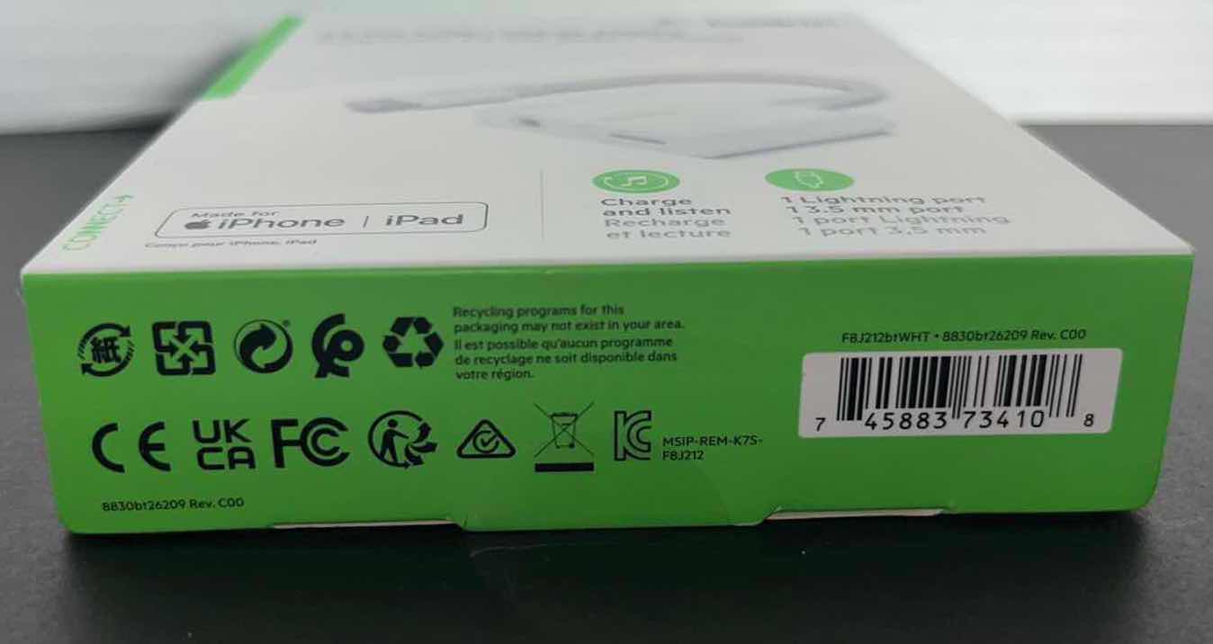 Photo 1 of NEW BELKIN 3.5mm AUDIO + CHARGE ADAPTER FOR iPHONE & iPAD