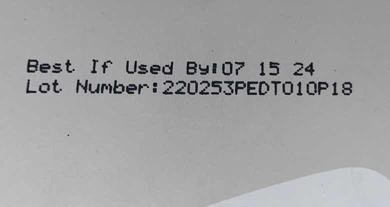 Photo 1 of NEW PET SHOPPE ADVENT CALENDAR FOR DOGS, NATURAL W REAL CHICKEN 25 TREATS (2)