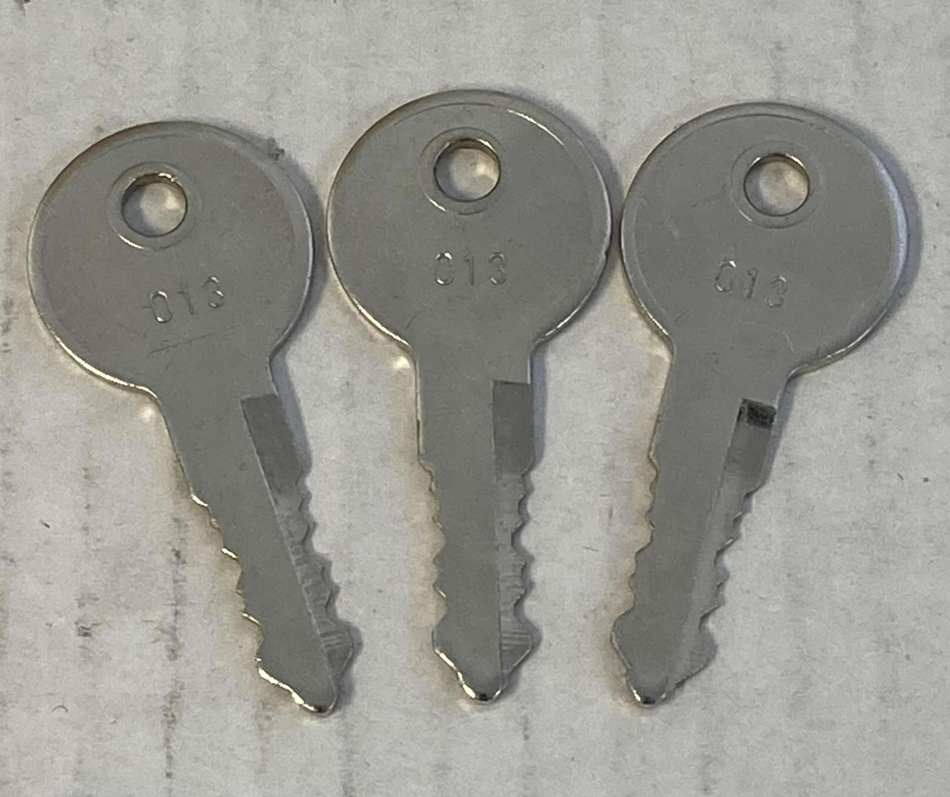 Photo 1 of NEW SPORT RACK ROOF RACK KEYS-
016 KEYS (2), 003 KEY (1), 013 KEYS (3)