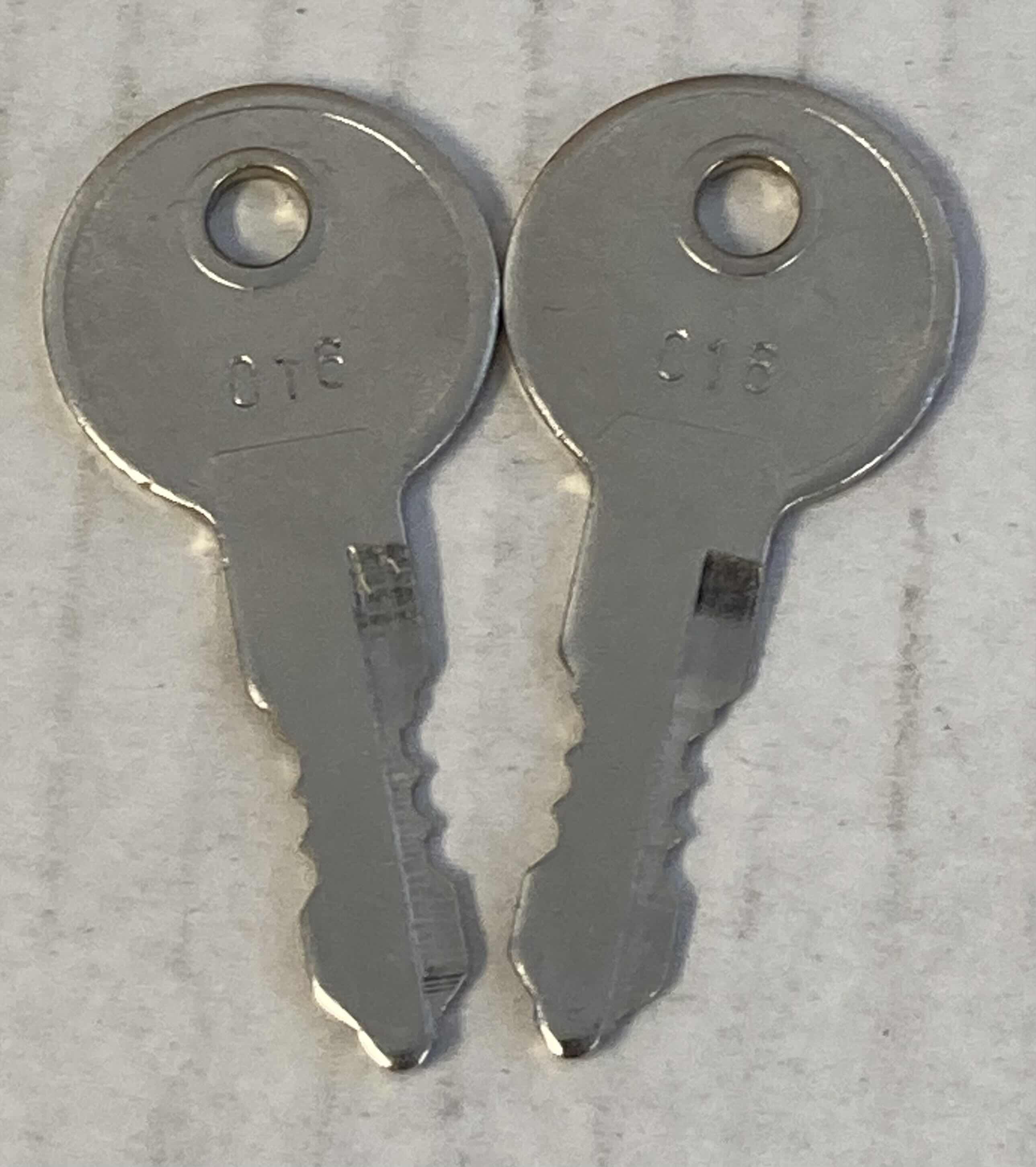 Photo 1 of NEW SPORT RACK ROOF RACK KEYS-
016 KEYS (2), 003 KEY (1), 013 KEYS (3)