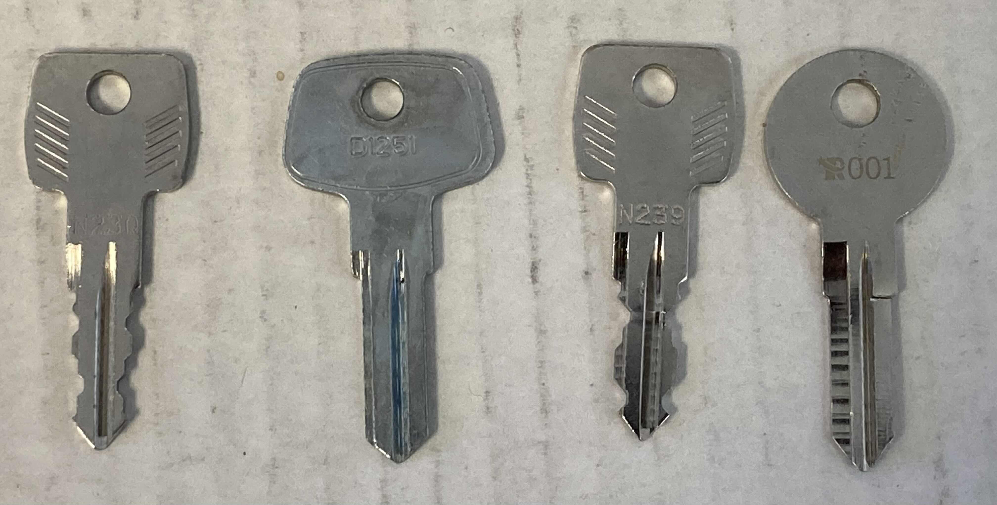 Photo 1 of THULE REPLACEMENT KEYS-
N216 (2), N217 (1), N223 (1),
N225 (1), N226 (2), N230 (1),
N239 (1), R001 (2)
