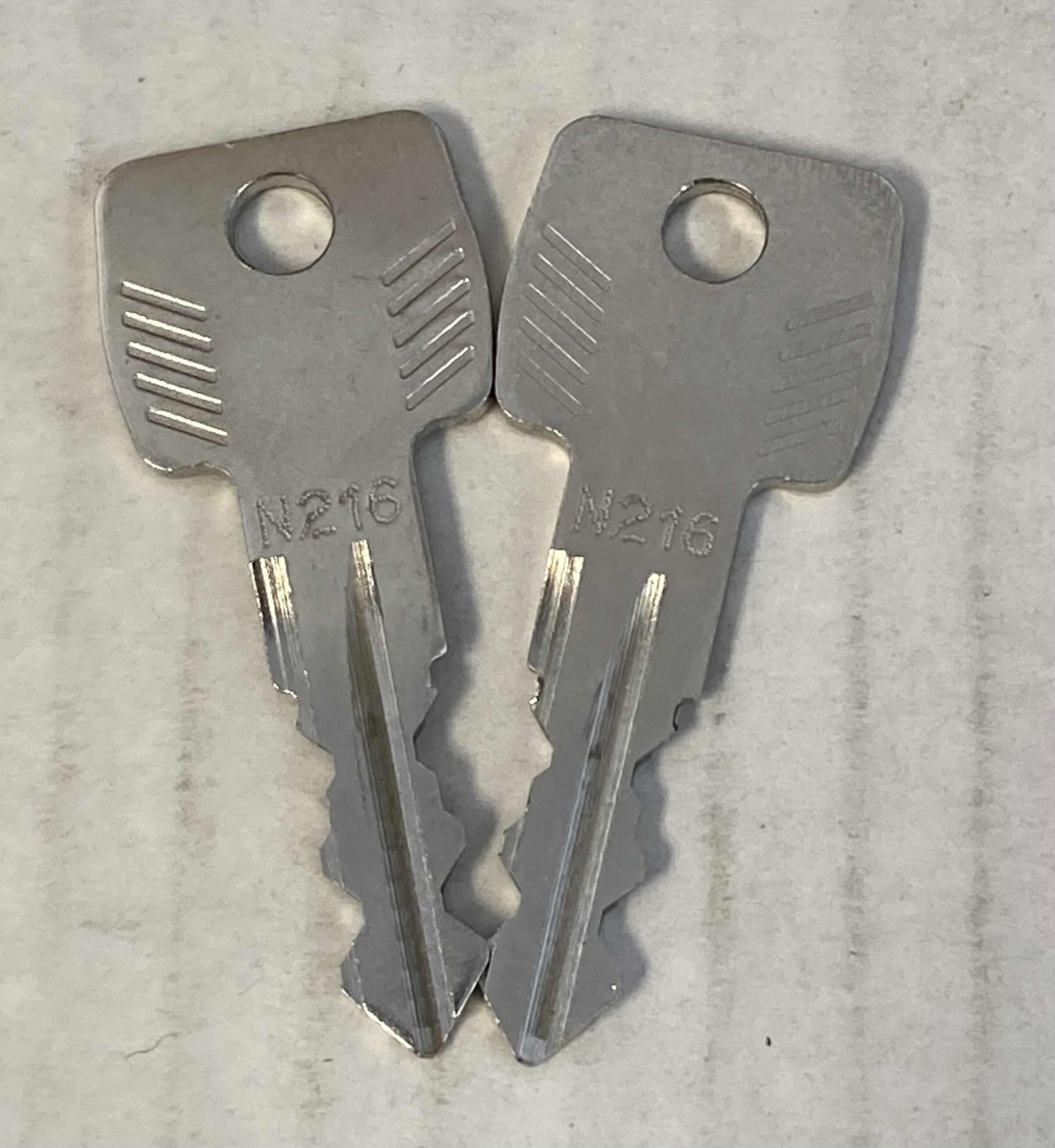 Photo 1 of THULE REPLACEMENT KEYS-
N216 (2), N217 (1), N223 (1),
N225 (1), N226 (2), N230 (1),
N239 (1), R001 (2)