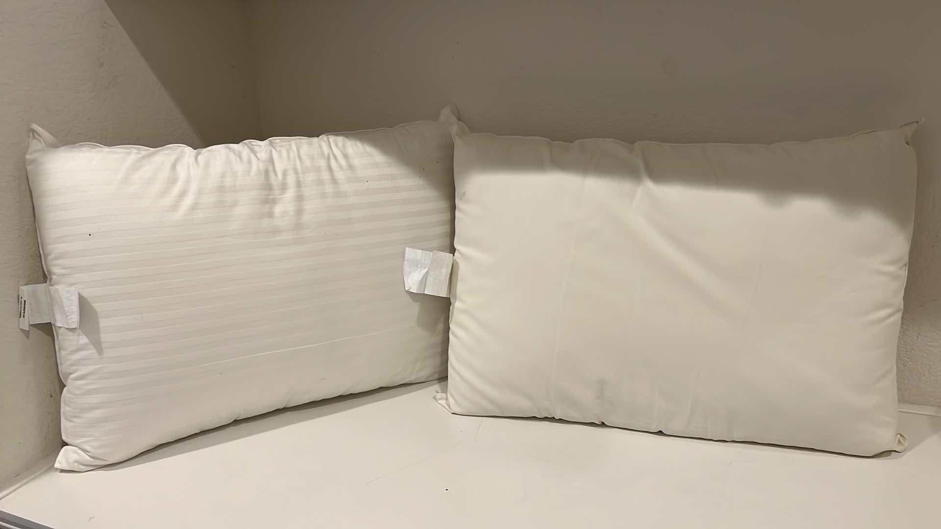 Photo 1 of PILLOWTEX PILLOWS (2) & MEMORY FOAM PILLOWS (2)
